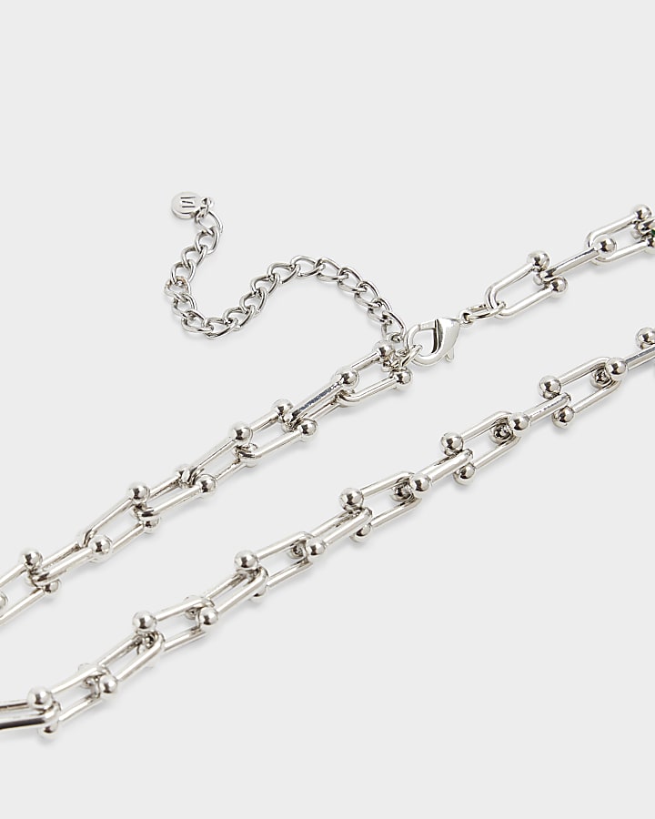 Silver chain link necklace