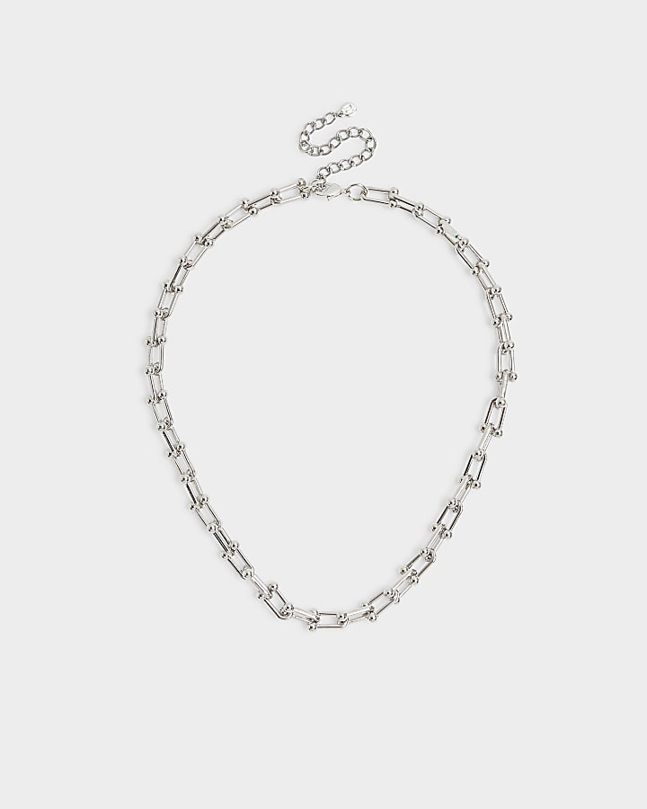 Silver chain link necklace