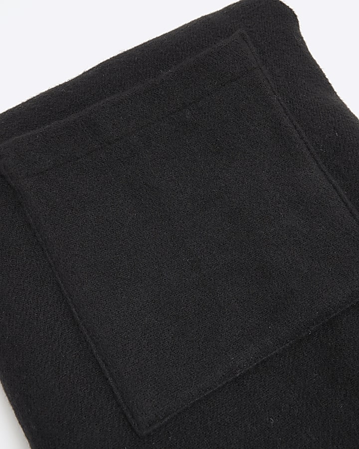 Black Pocket Scarf