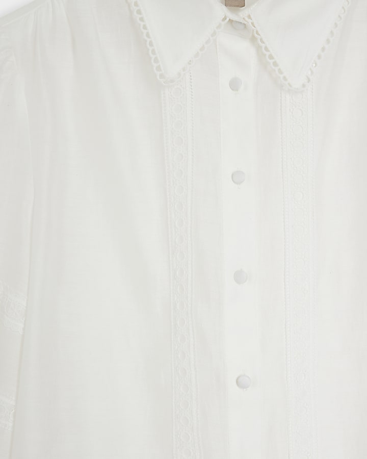 White lace trim shirt