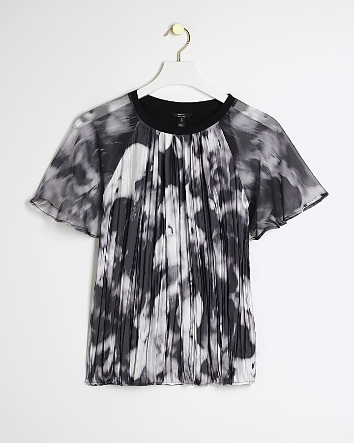 Black plisse abstract blouse