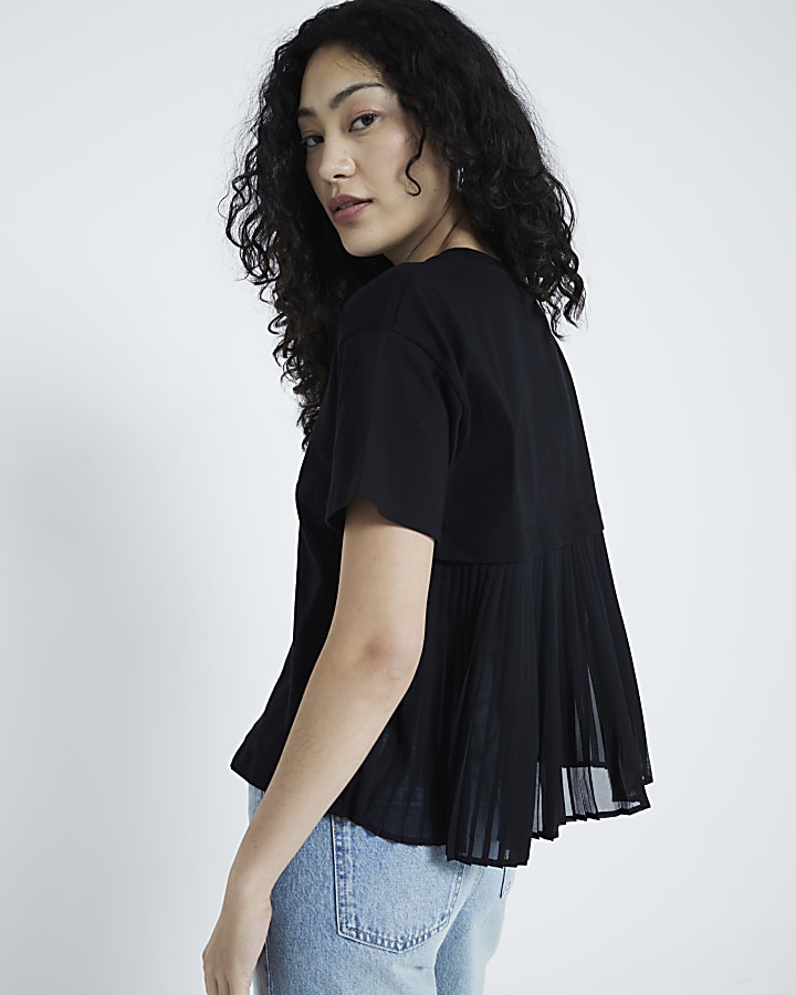 Black Pleated Back Hybrid T-shirt