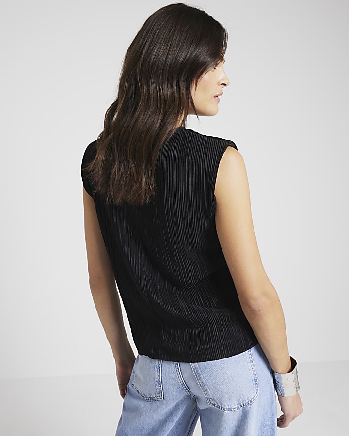 Black plisse shoulder pad top