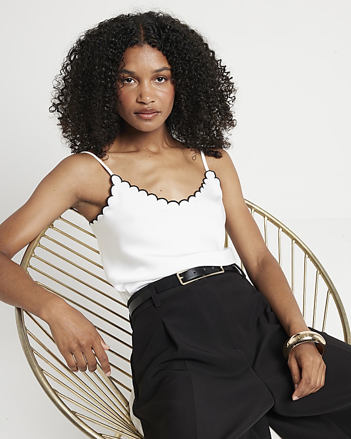 White Contrast Scallop Hem Cami Top