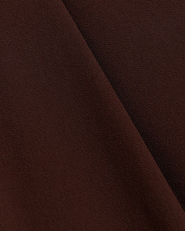 Brown pleated straight trousers