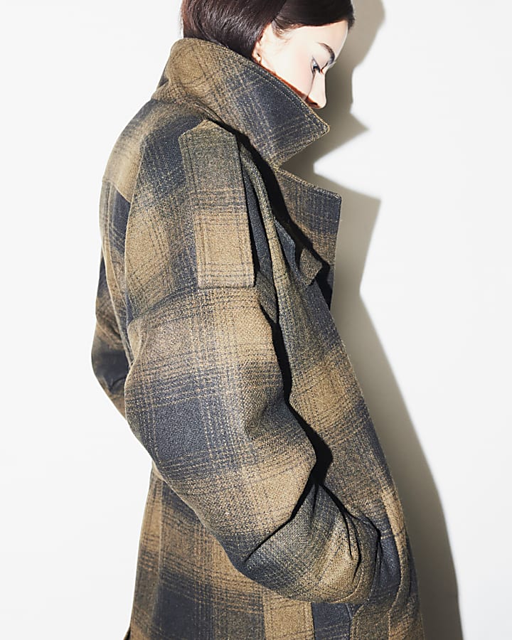 Green dark checked belted coat