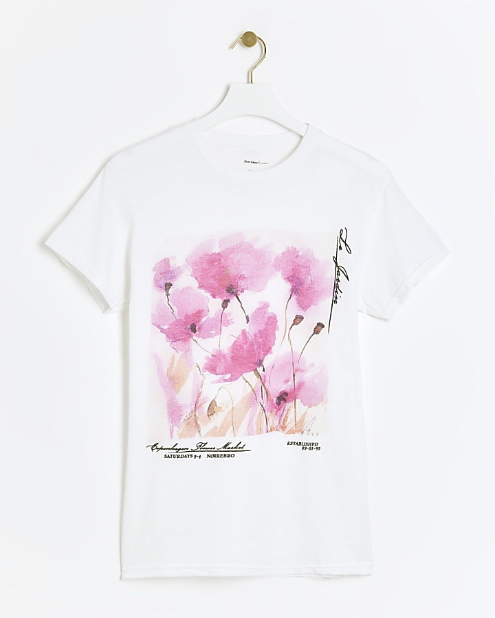 White flower graphic t-shirt