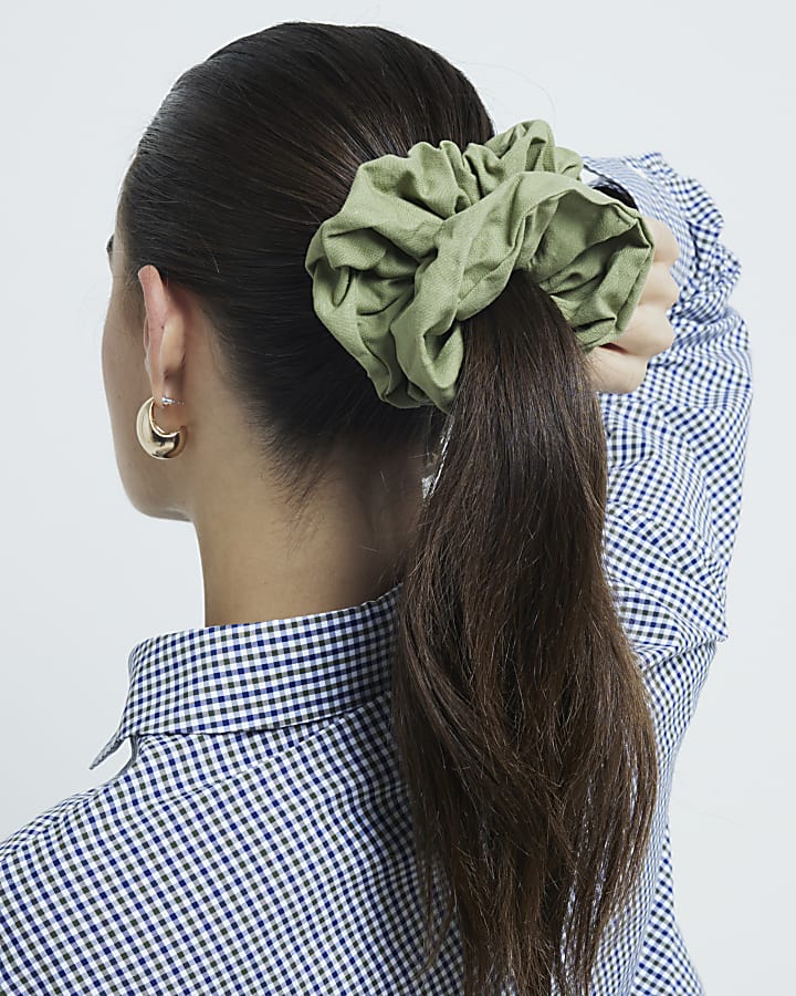 Green oversized scrunchie