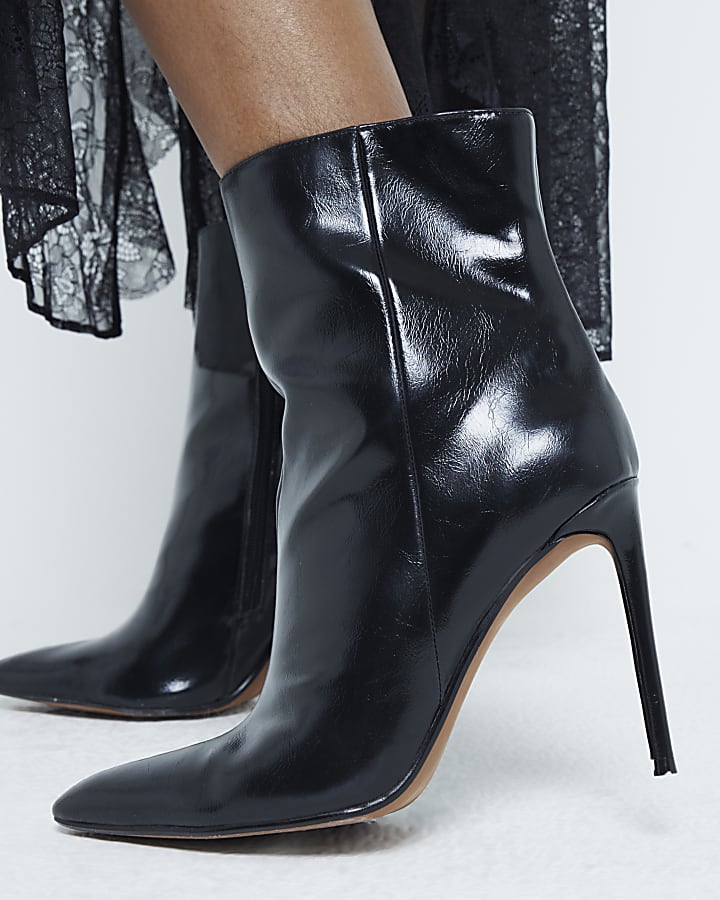 Pointed black leather booties hotsell