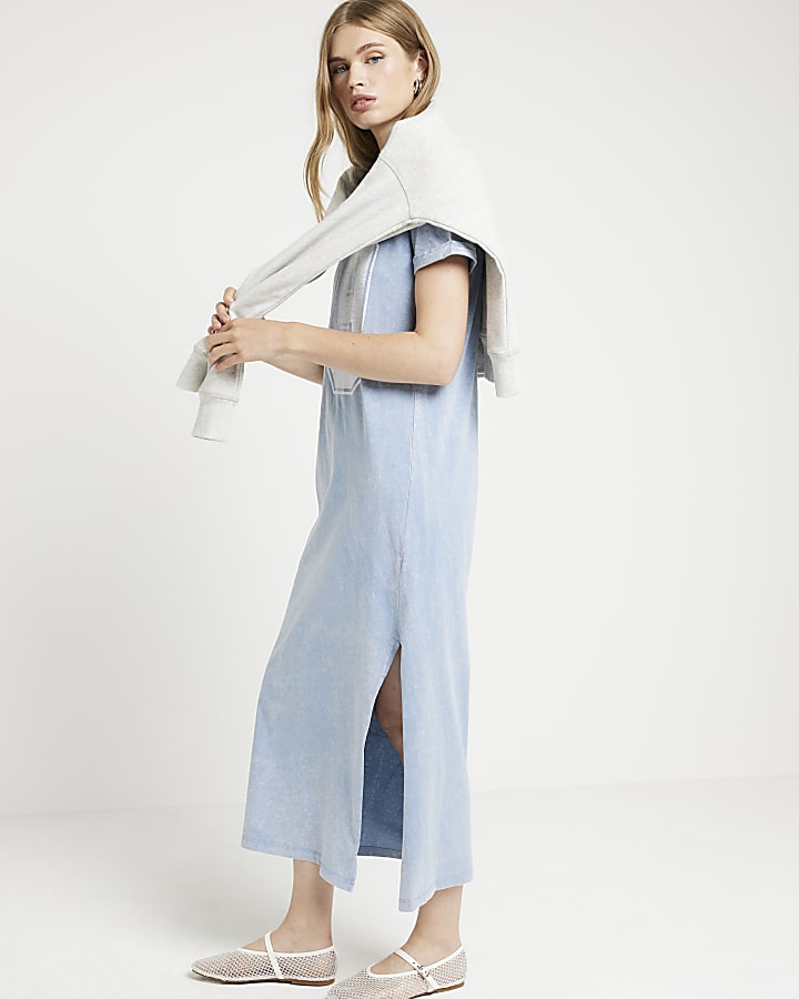 Blue number graphic t-shirt midi dress