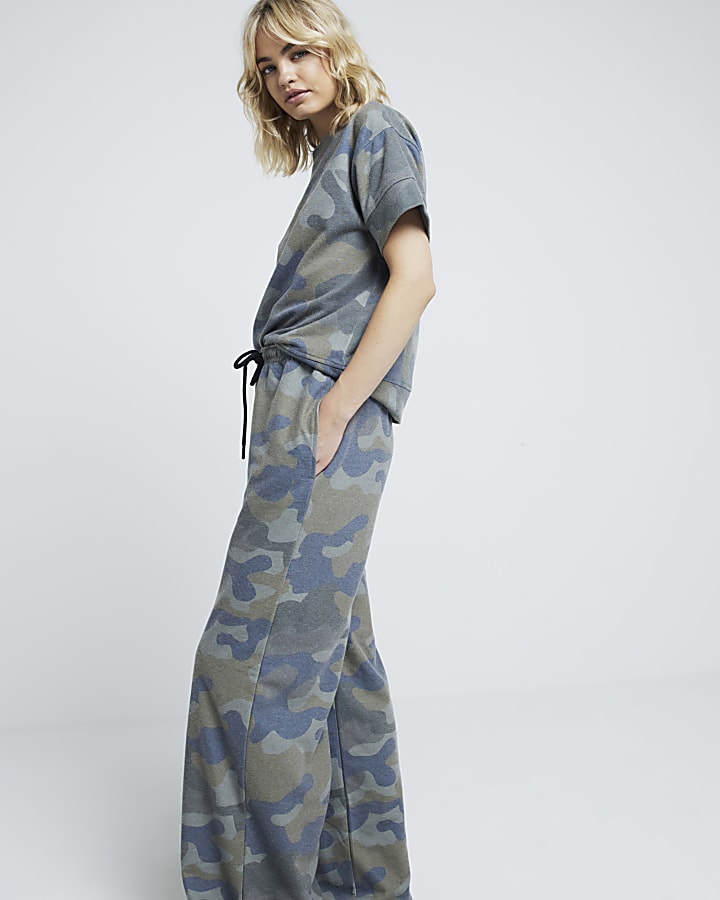 Green camo wide leg joggers