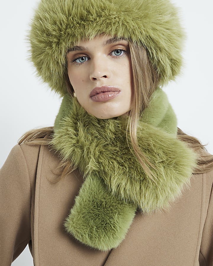 Green Short Pull Through Faux Fur Scarf