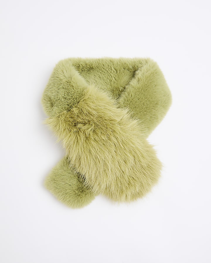 Green Short Pull Through Faux Fur Scarf