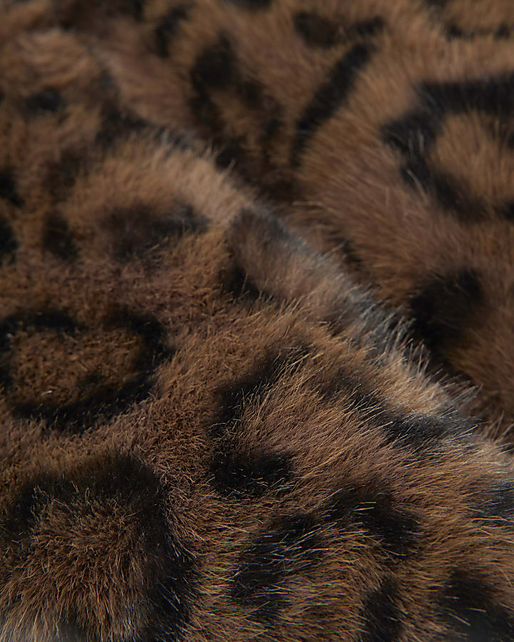 Beige Faux Fur Leopard Print Scarf