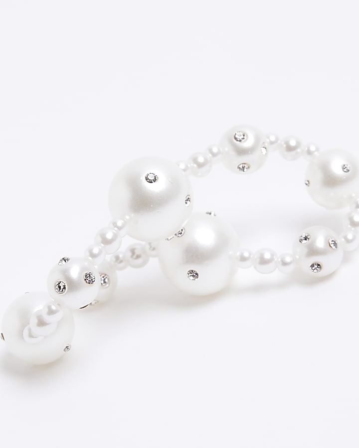 White pearl bracelet