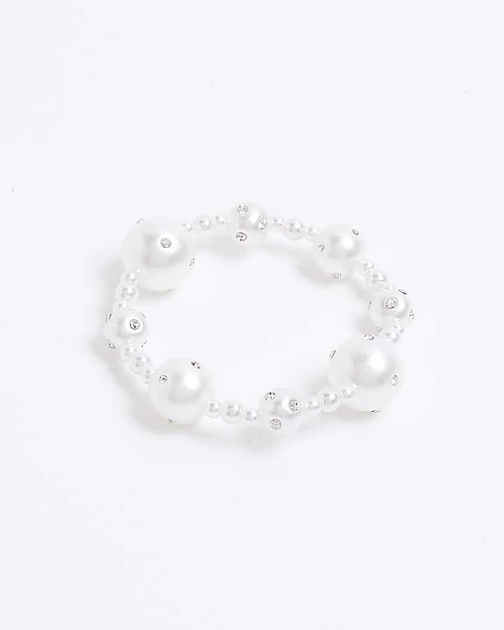 White pearl bracelet