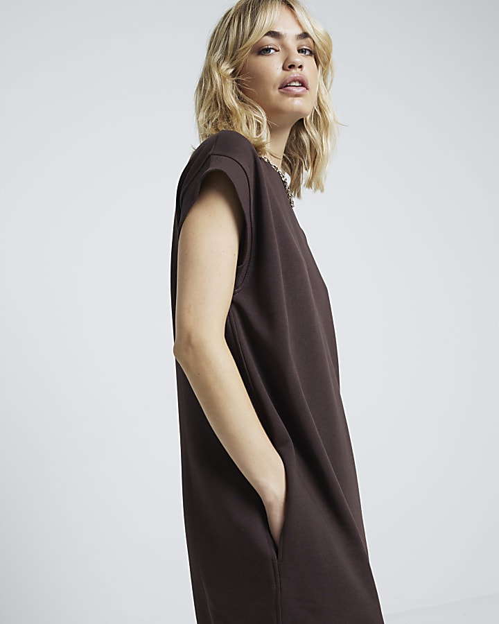 Brown sleeveless sweatshirt mini dress