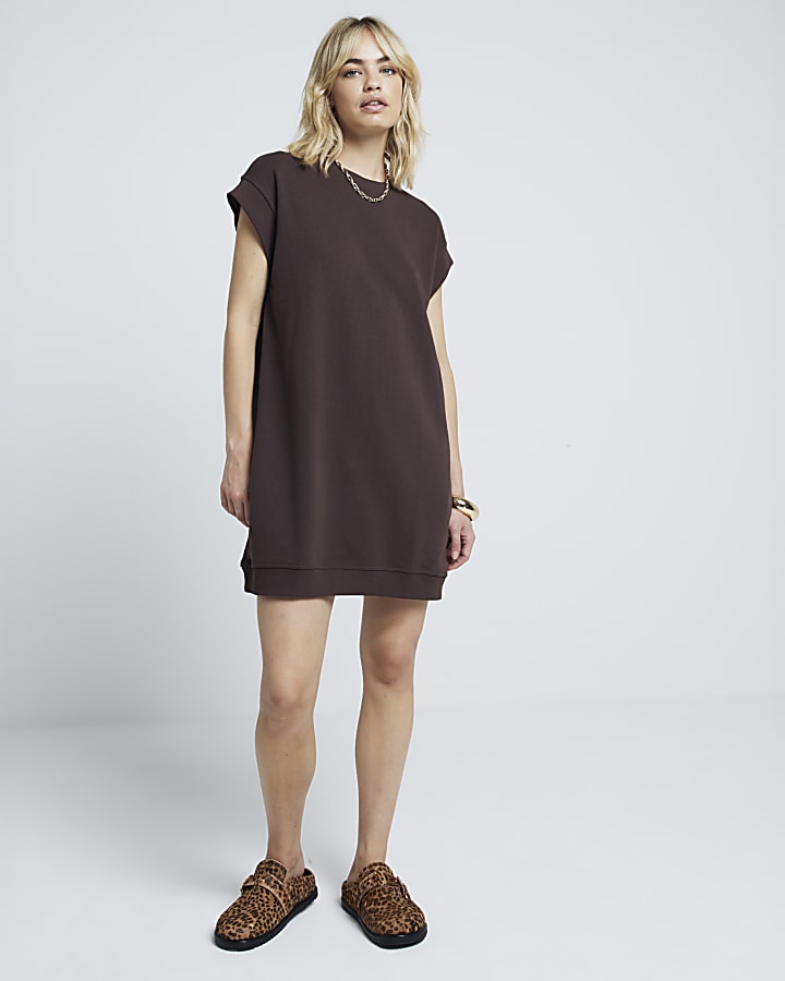 Brown sleeveless sweatshirt mini dress