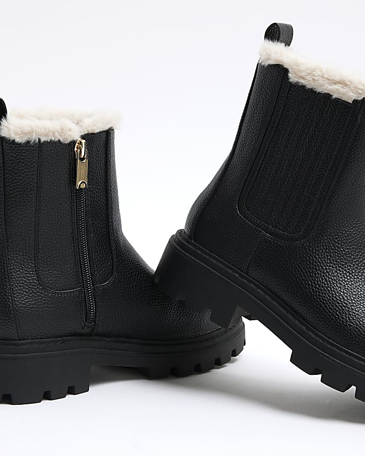 Black Faux Fur Lined Chelsea Boots