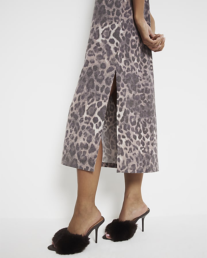 Petite Brown Leopard Print T-Shirt Midi Dress