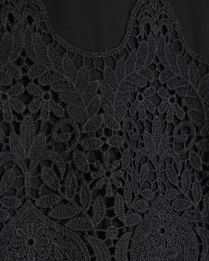 Plus Black Lace Applique Pleated Blouse