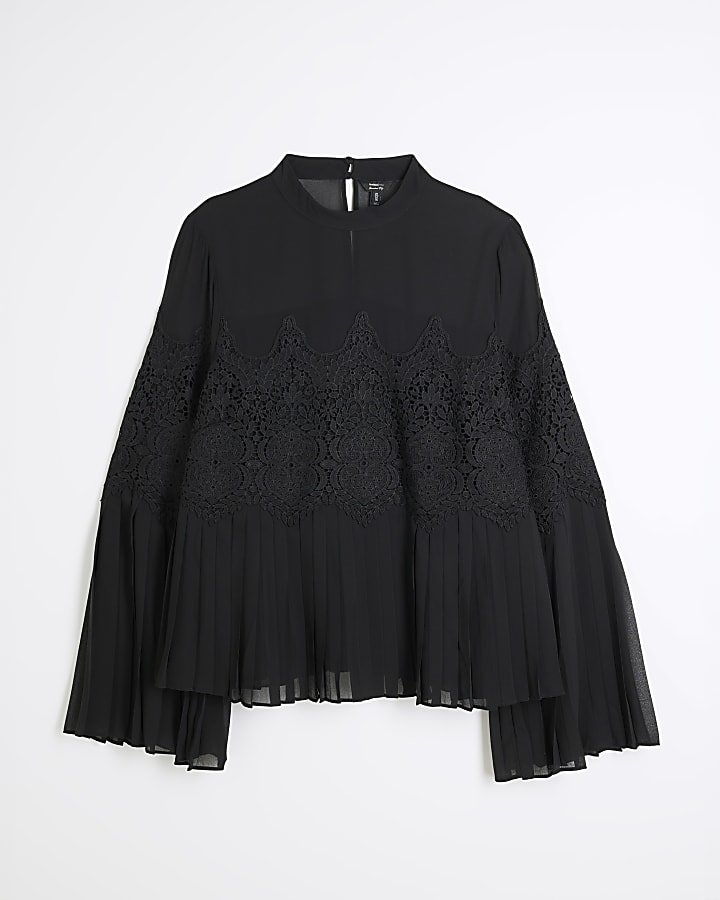 Plus Black Lace Applique Pleated Blouse