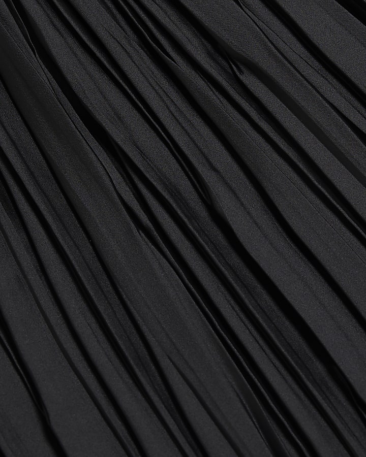 Black Crinkled Long Sleeved Top