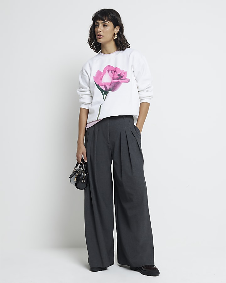 White Rose Graphic Sweatshirt