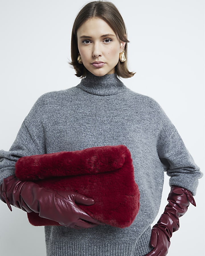 Red fur clutch online