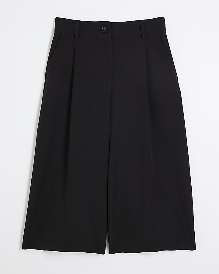 Black Pleated Longline Bermuda Shorts