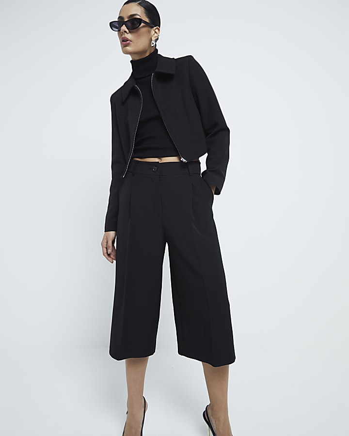 Black Pleated Longline Bermuda Shorts