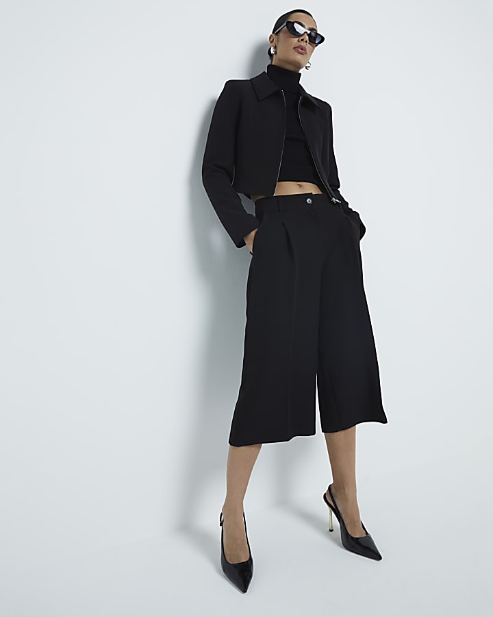 Black Pleated Longline Bermuda Shorts