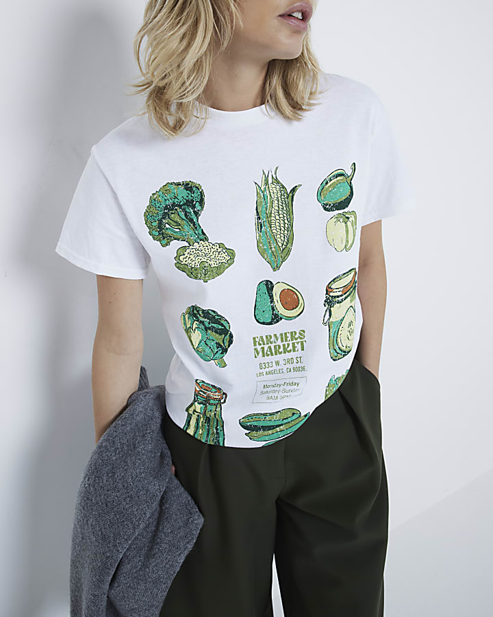 White Farmers Market graphic T-shirt