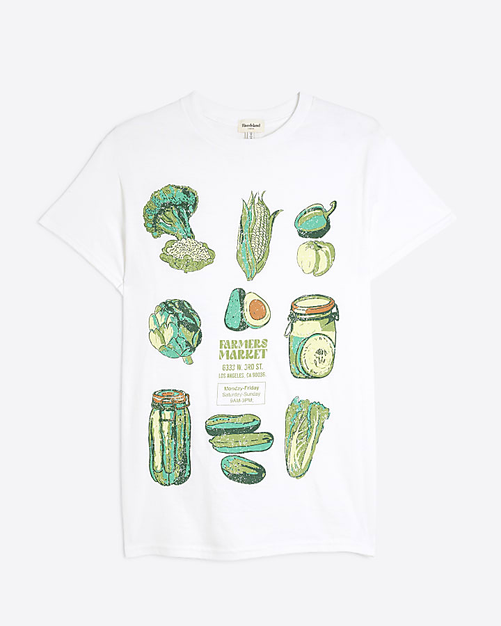 White Farmers Market graphic T-shirt