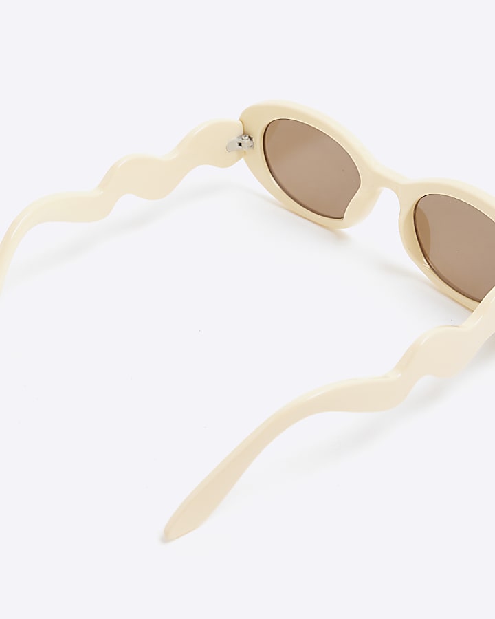 Cream Oval Wavy Slim Sunglasses