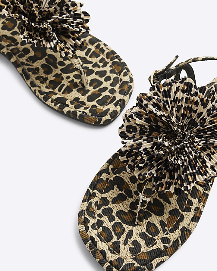 Brown Flower Toe Thong Flat Sandals