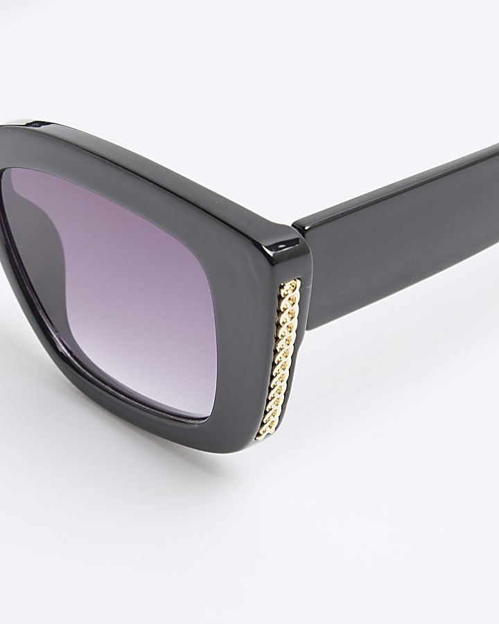 Black Mid Sized Chain Cat Eye Sunglasses