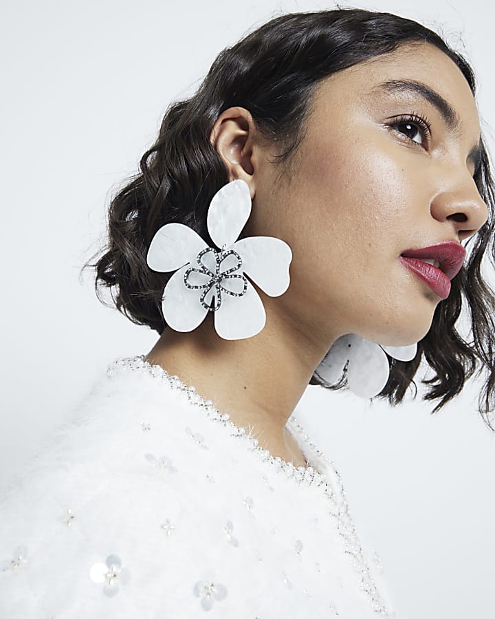 White Flower Resin Earrings