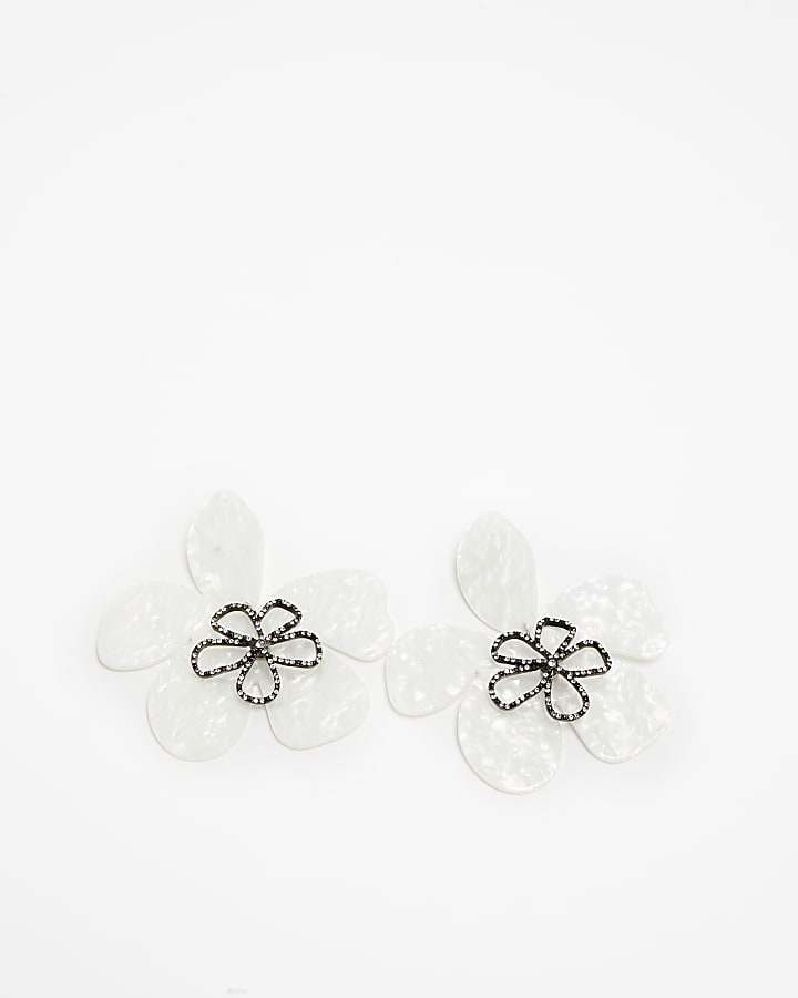 White Flower Resin Earrings