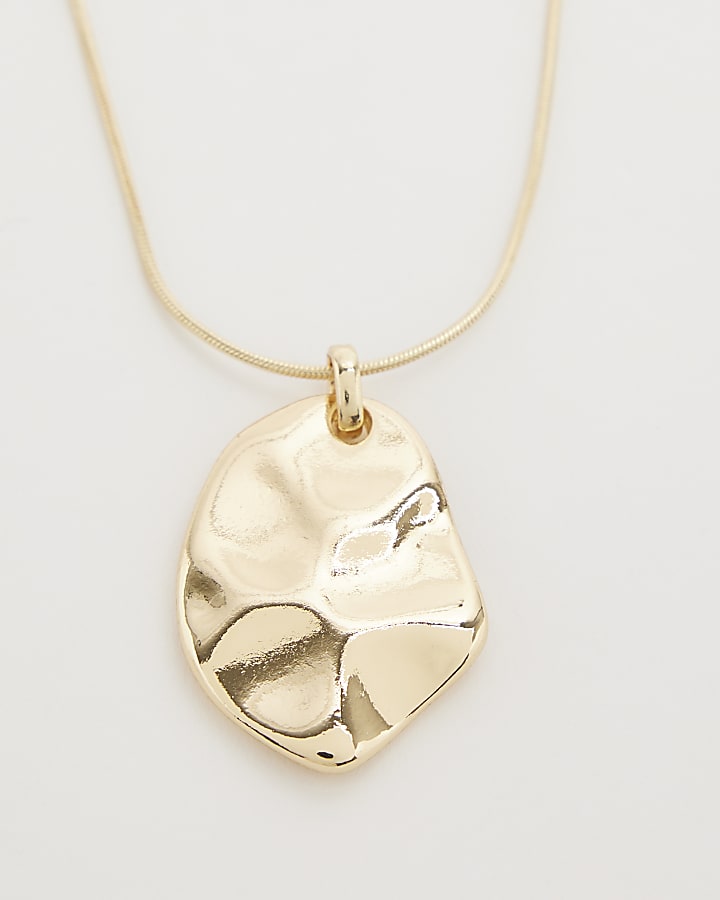 Gold Chain Pendant Necklace