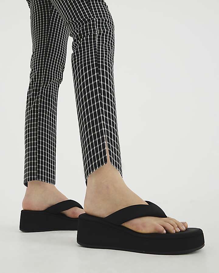 Black Toe Thong Wedge Sandals