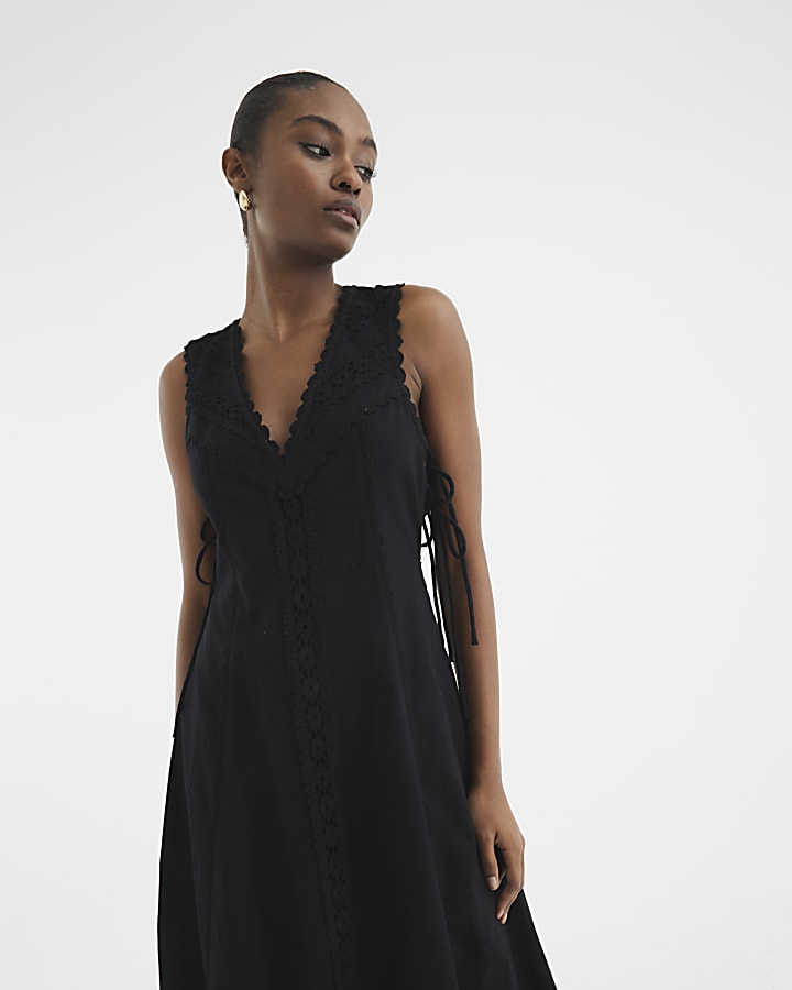 Black Sleeveless Lace Maxi Dress