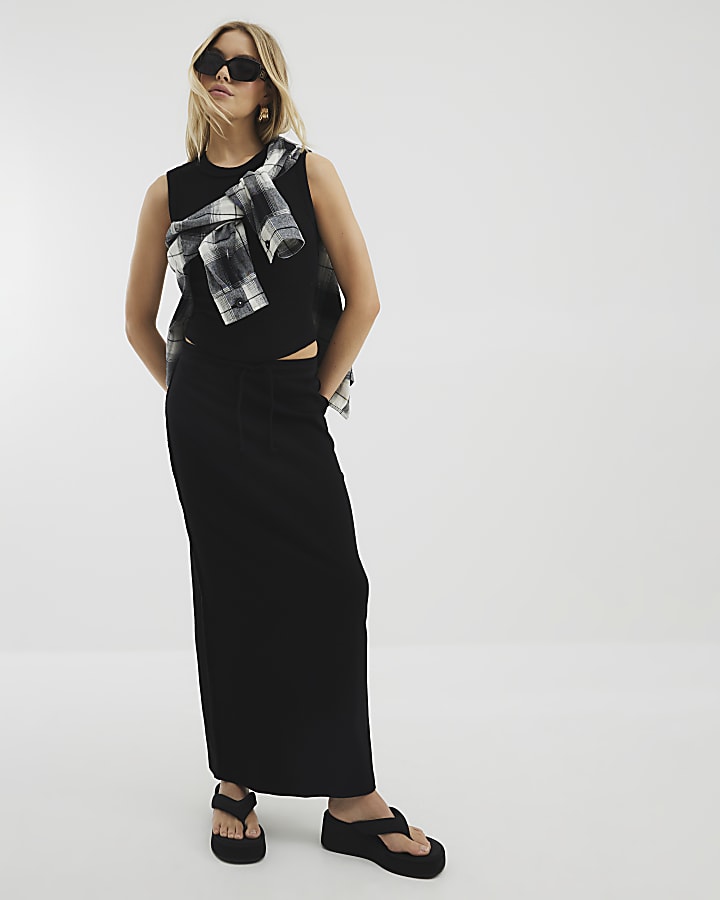 Black Ribbed Maxi Skirt