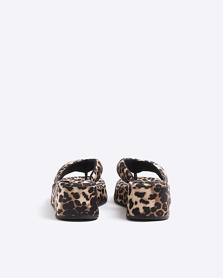 Brown Toe Thong Leopard Print Sandals