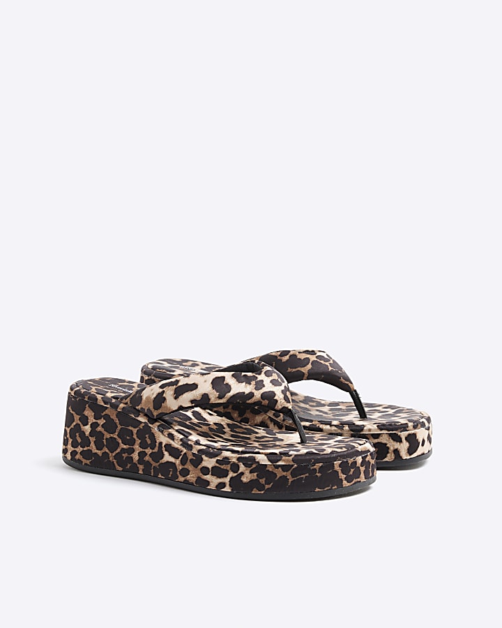 Brown Toe Thong Leopard Print Sandals