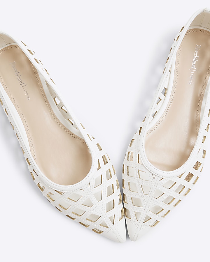 White Lattice Pointed Flat Shoes