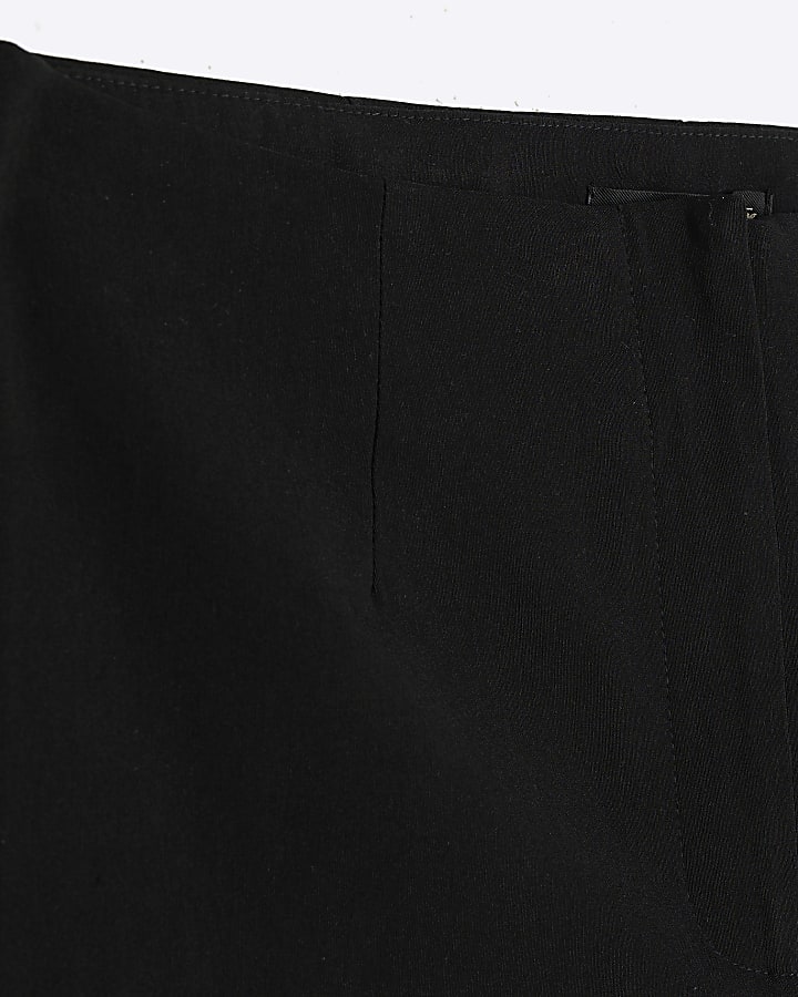 Petite Black Stretch Capri Trousers