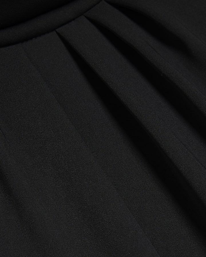 Black Sleeveless Tie Neck Shift Dress