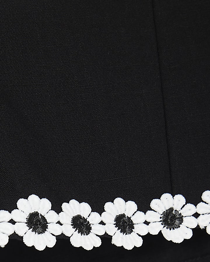 Black Daisy Trim Shorts