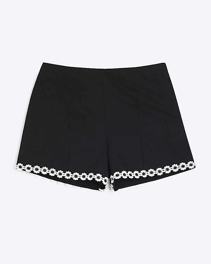 Black Daisy Trim Shorts